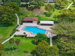 13255 SW 7th Ct 111D, Pembroke Pines FL 33027