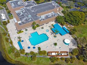 10207 Sunrise Lakes Blvd 204, Sunrise FL 33322