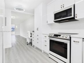 10207 Sunrise Lakes Blvd 204, Sunrise FL 33322