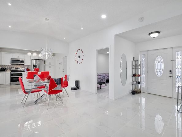 26161 SW 130th Ave, Homestead FL 33032