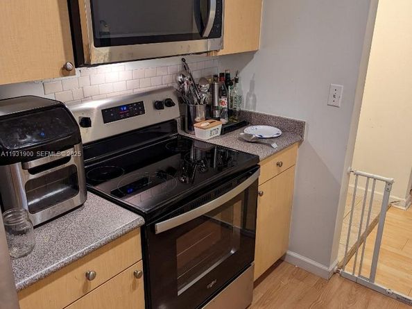 1919 Van Buren St 219A, Hollywood FL 33020