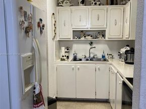 525 W 69th St 207, Hialeah FL 33014