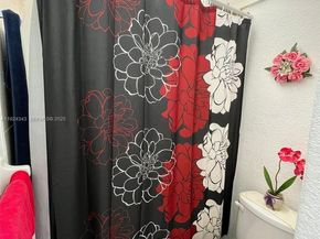 525 W 69th St 207, Hialeah FL 33014