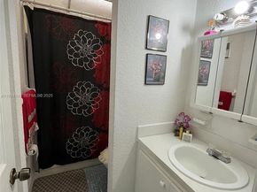 525 W 69th St 207, Hialeah FL 33014