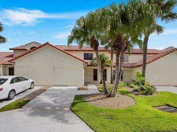 18578 Woodstream Dr