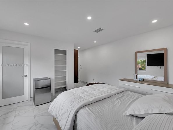 18578 Woodstream Dr, Boca Raton FL 33498