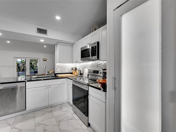 18578 Woodstream Dr, Boca Raton FL 33498