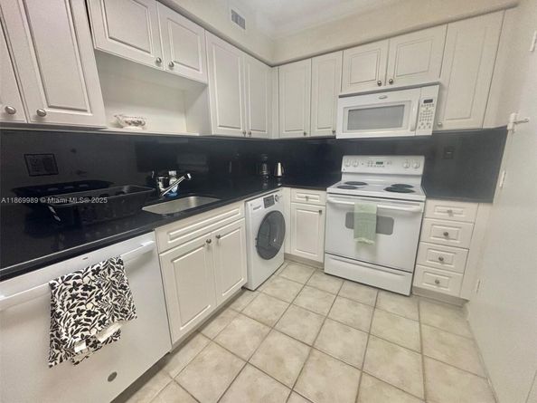 2501 S Ocean Dr 433, Hollywood FL 33019