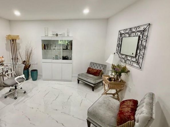 4713 Holly Dr, Tamarac FL 33319