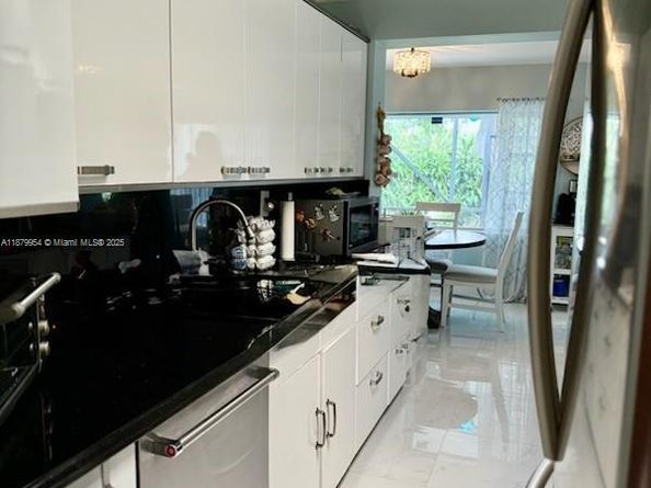 4713 Holly Dr, Tamarac FL 33319