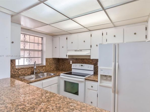 8895 Fontainebleau Blvd 407, Miami FL 33172