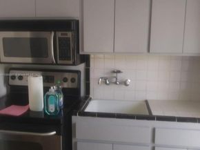 7420 Carlyle Ave, Miami Beach FL 33141