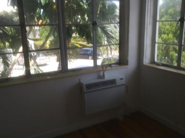 7420 Carlyle Ave, Miami Beach FL 33141