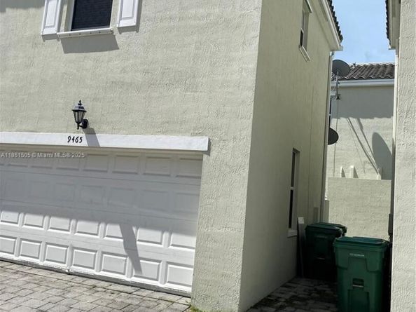 9465 SW 171st Ct, Miami FL 33196