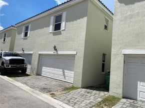 9465 SW 171st Ct, Miami FL 33196