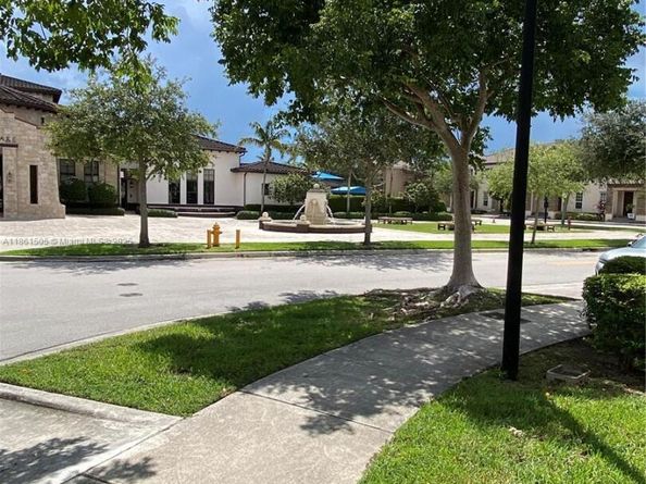 9465 SW 171st Ct, Miami FL 33196