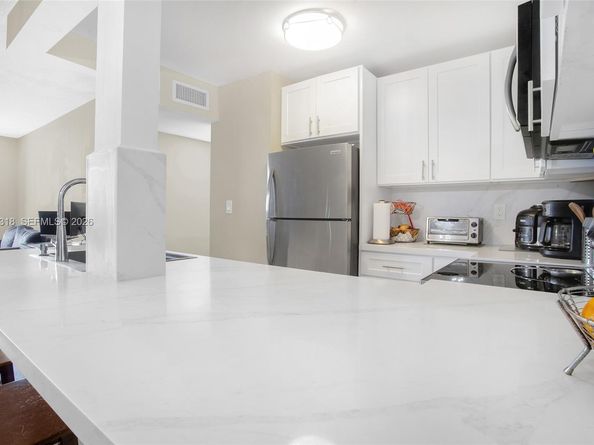 9682 Fontainebleau Blvd 503, Miami FL 33172