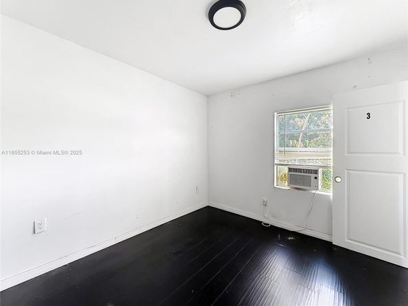 796 NE 85th St, Miami FL 33138
