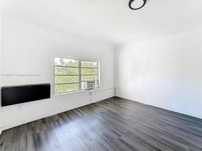 796 NE 85th St, Miami FL 33138