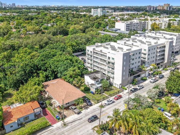796 NE 85th St, Miami FL 33138