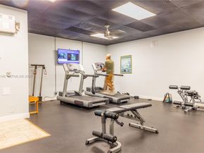 351 Cambridge Rd 107, Hollywood FL 33024