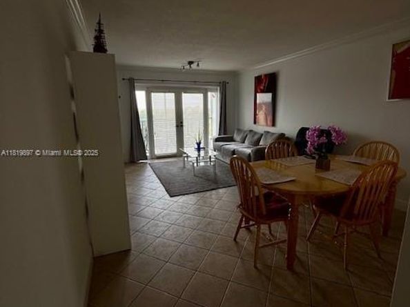 9455 W Flagler St C712, Miami FL 33174