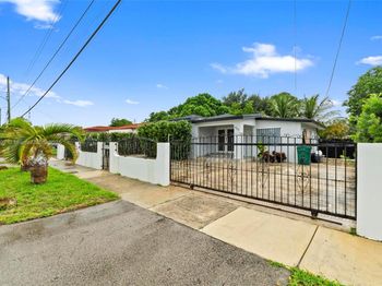 420 NW 44th Ave
