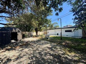 13550 NW 5th Ave, North Miami FL 33168