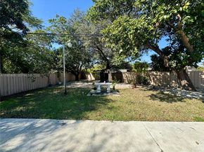 13550 NW 5th Ave, North Miami FL 33168