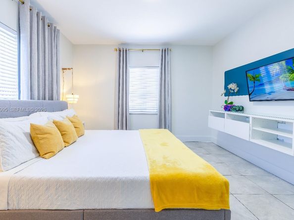 1836 NW 16th Ter, Miami FL 33125