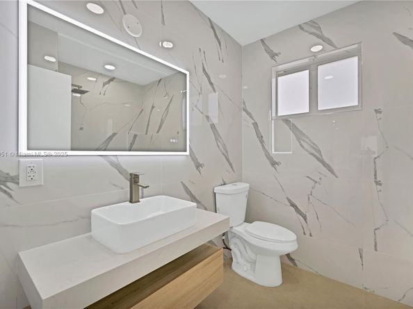 3917 Adams St, Hollywood FL 33021