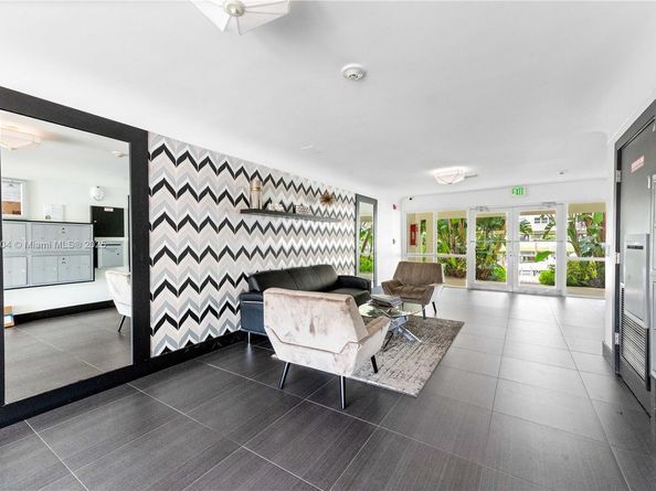 2881 NE 32nd St 115, Fort Lauderdale FL 33306