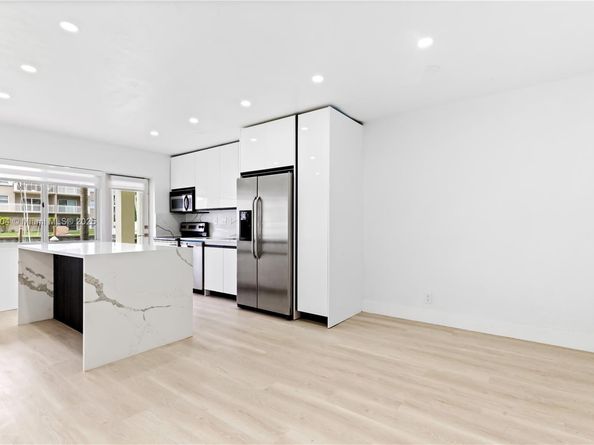 2881 NE 32nd St 115, Fort Lauderdale FL 33306