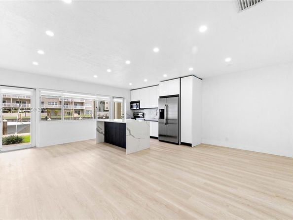 2881 NE 32nd St 115, Fort Lauderdale FL 33306