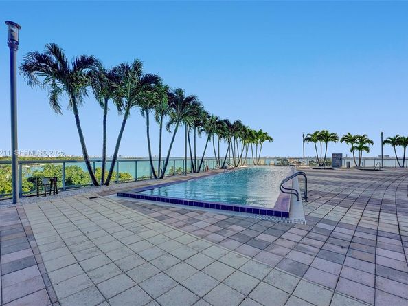 601 NE 36th St 811, Miami FL 33137