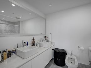 601 NE 36th St 811, Miami FL 33137