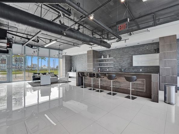 601 NE 36th St 811, Miami FL 33137