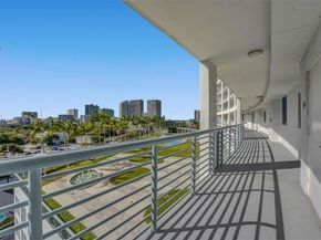 601 NE 36th St 811, Miami FL 33137
