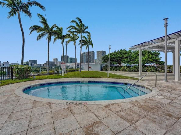 601 NE 36th St 811, Miami FL 33137