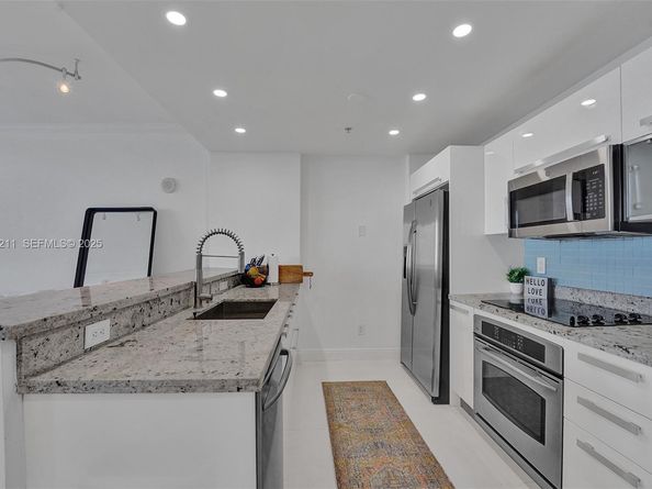 601 NE 36th St 811, Miami FL 33137