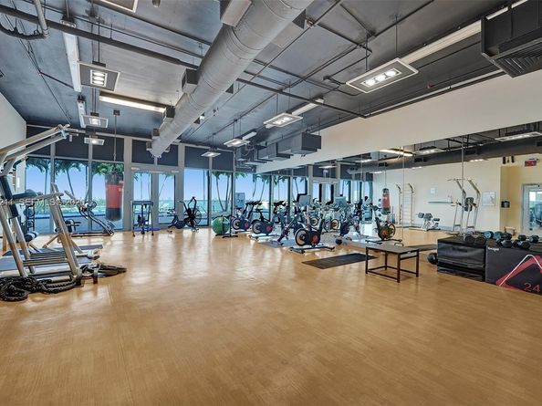 601 NE 36th St 811, Miami FL 33137