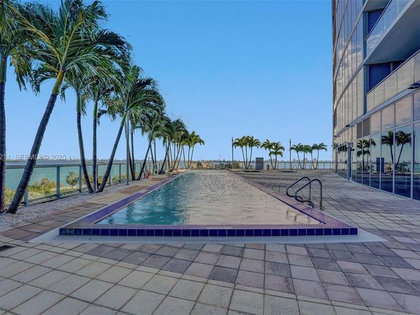 601 NE 36th St 811, Miami FL 33137
