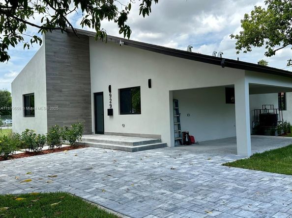 929 NW 60th St, Miami FL 33127