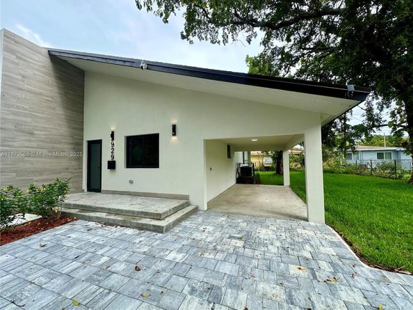 929 NW 60th St, Miami FL 33127