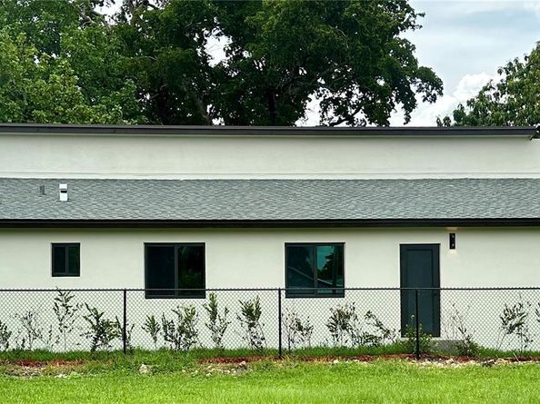 929 NW 60th St, Miami FL 33127