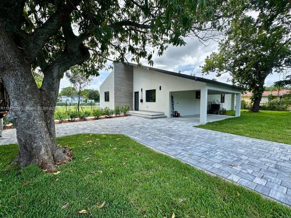 929 NW 60th St, Miami FL 33127