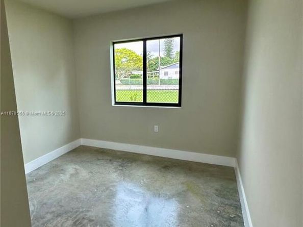 929 NW 60th St, Miami FL 33127