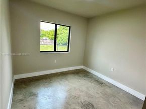 929 NW 60th St, Miami FL 33127
