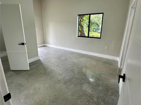 929 NW 60th St, Miami FL 33127