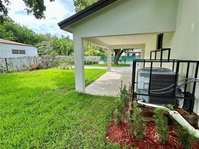 929 NW 60th St, Miami FL 33127